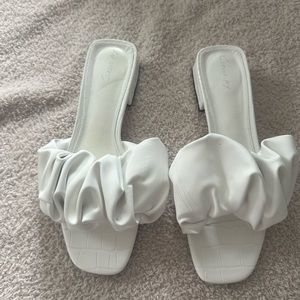 Circus by Sam Edelman White sandals